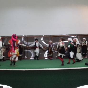 Концерт на фолклорни групи во Општина Могила